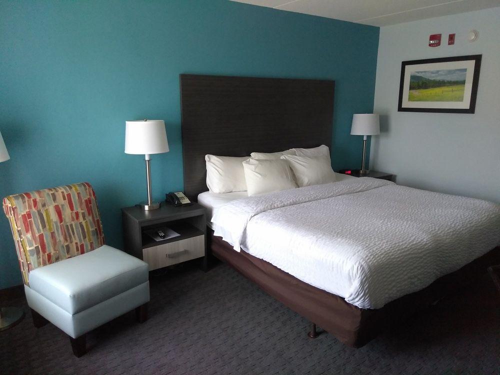 Clarion Inn Cleveland Near University Екстериор снимка