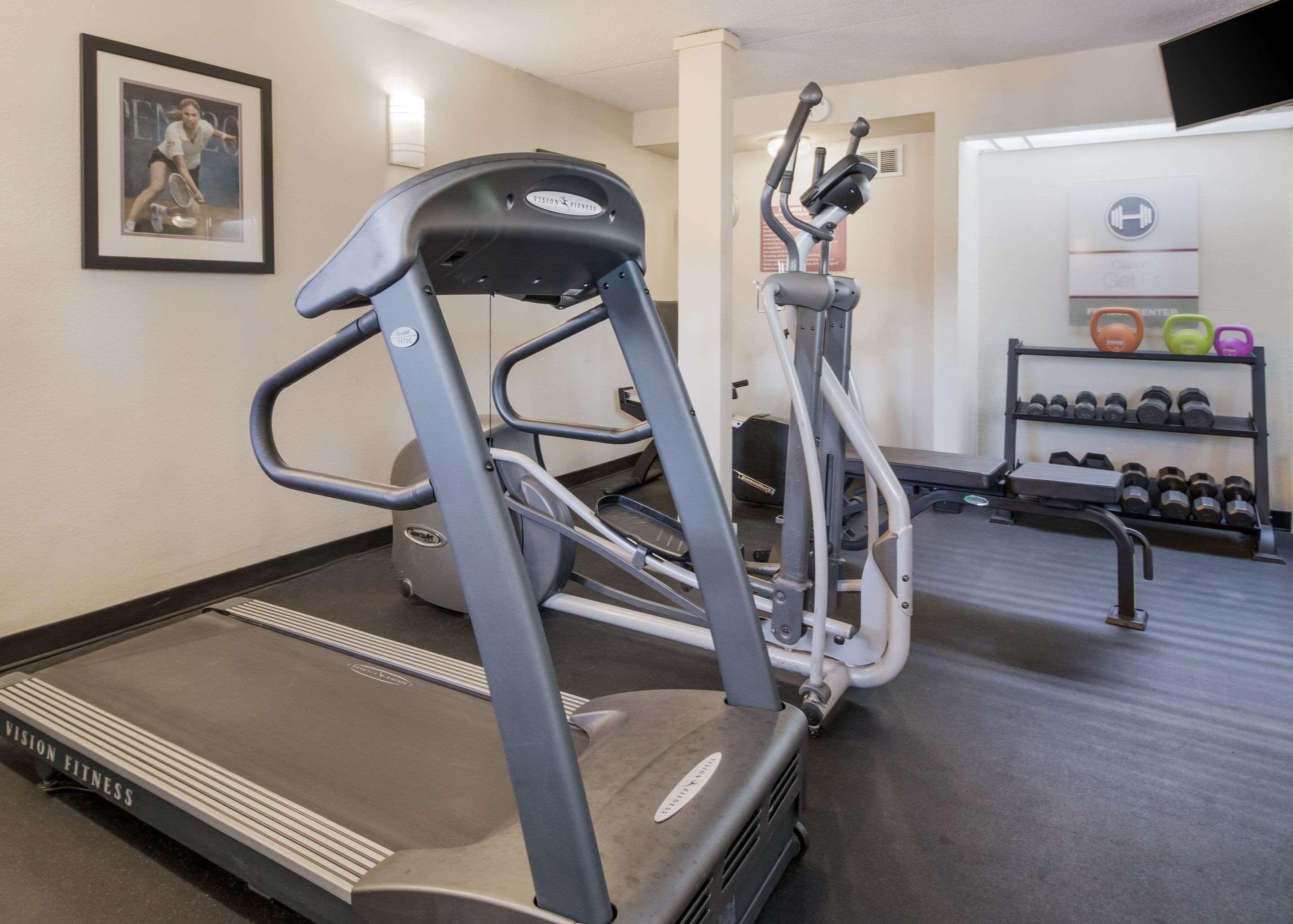 Clarion Inn Cleveland Near University Екстериор снимка