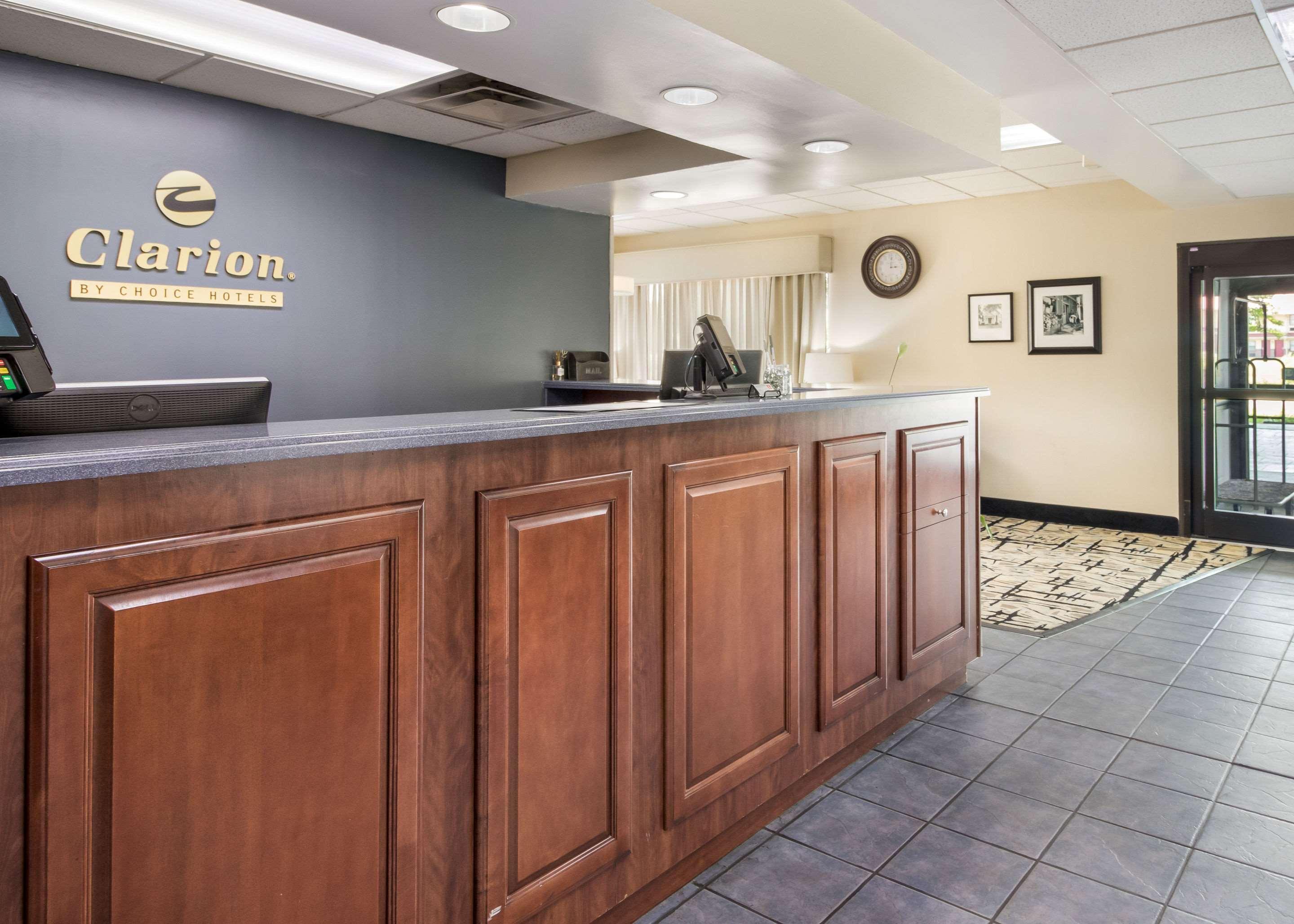 Clarion Inn Cleveland Near University Екстериор снимка