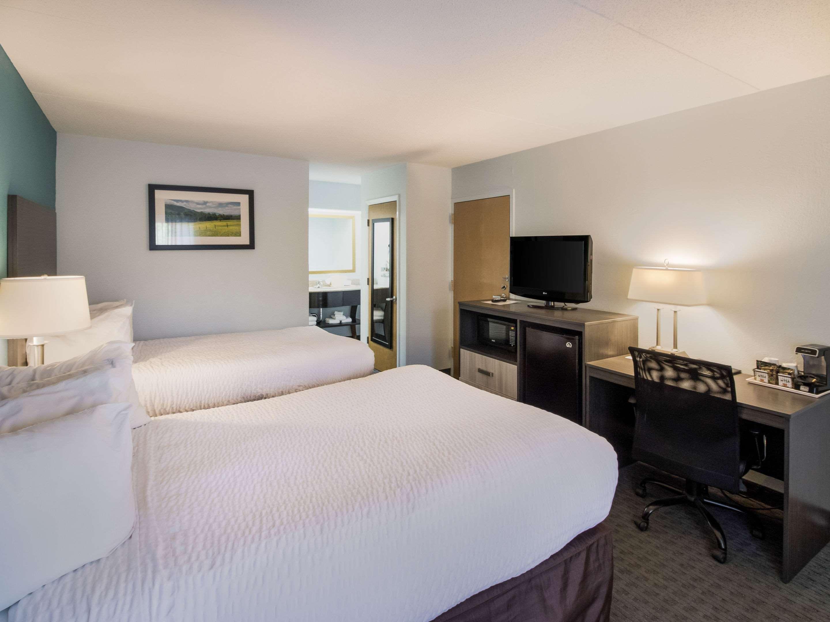 Clarion Inn Cleveland Near University Екстериор снимка