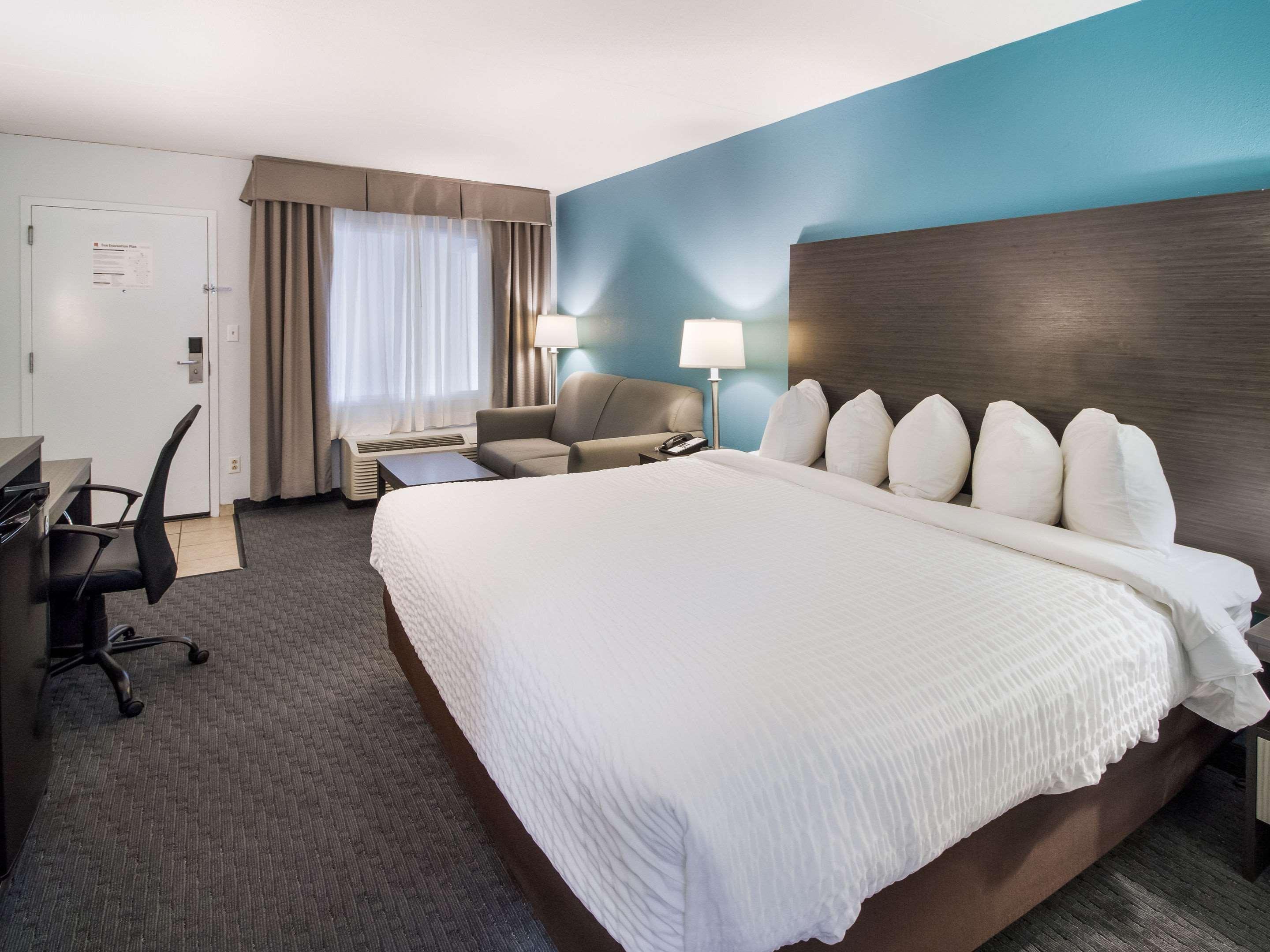 Clarion Inn Cleveland Near University Екстериор снимка