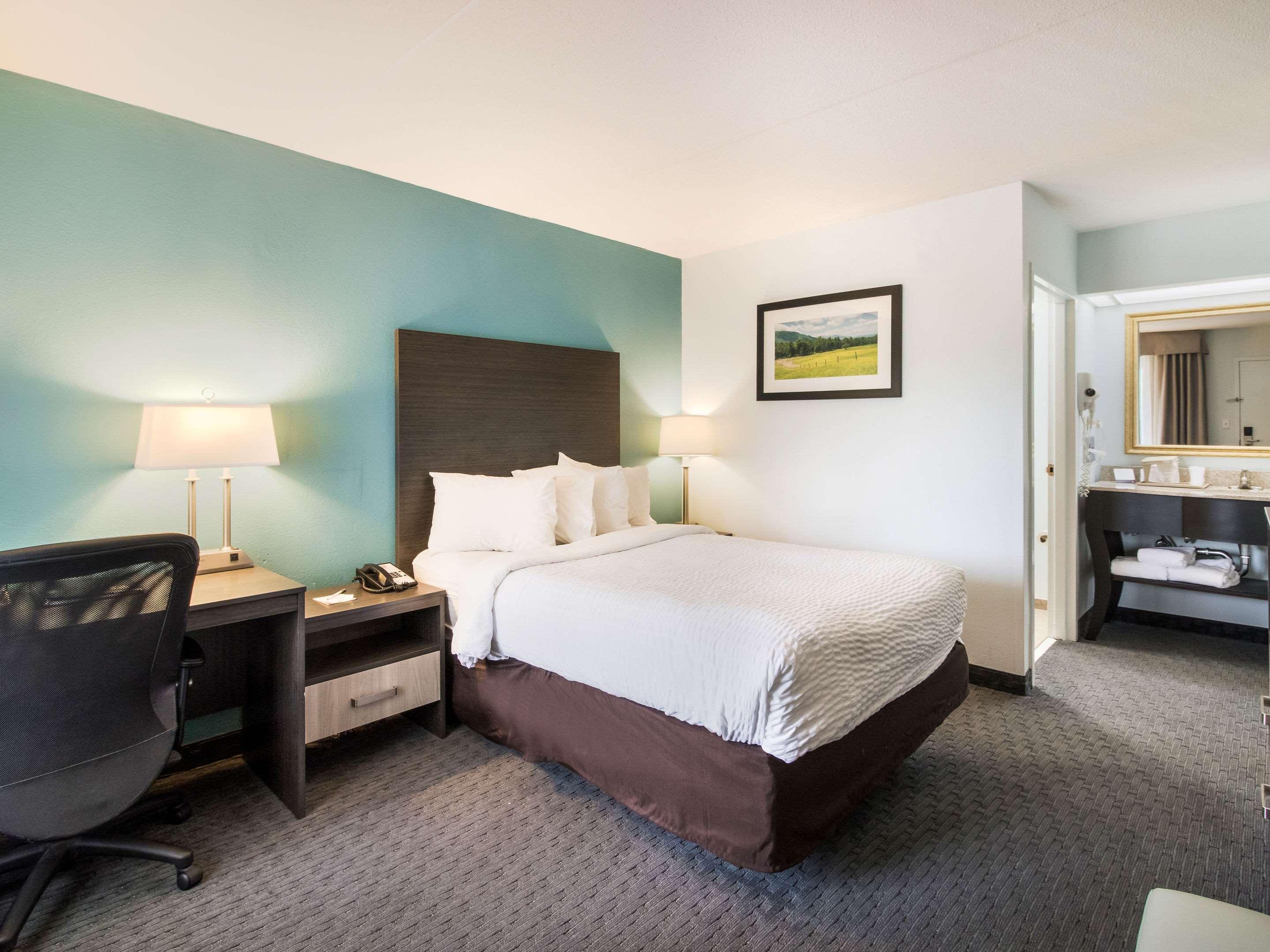Clarion Inn Cleveland Near University Екстериор снимка