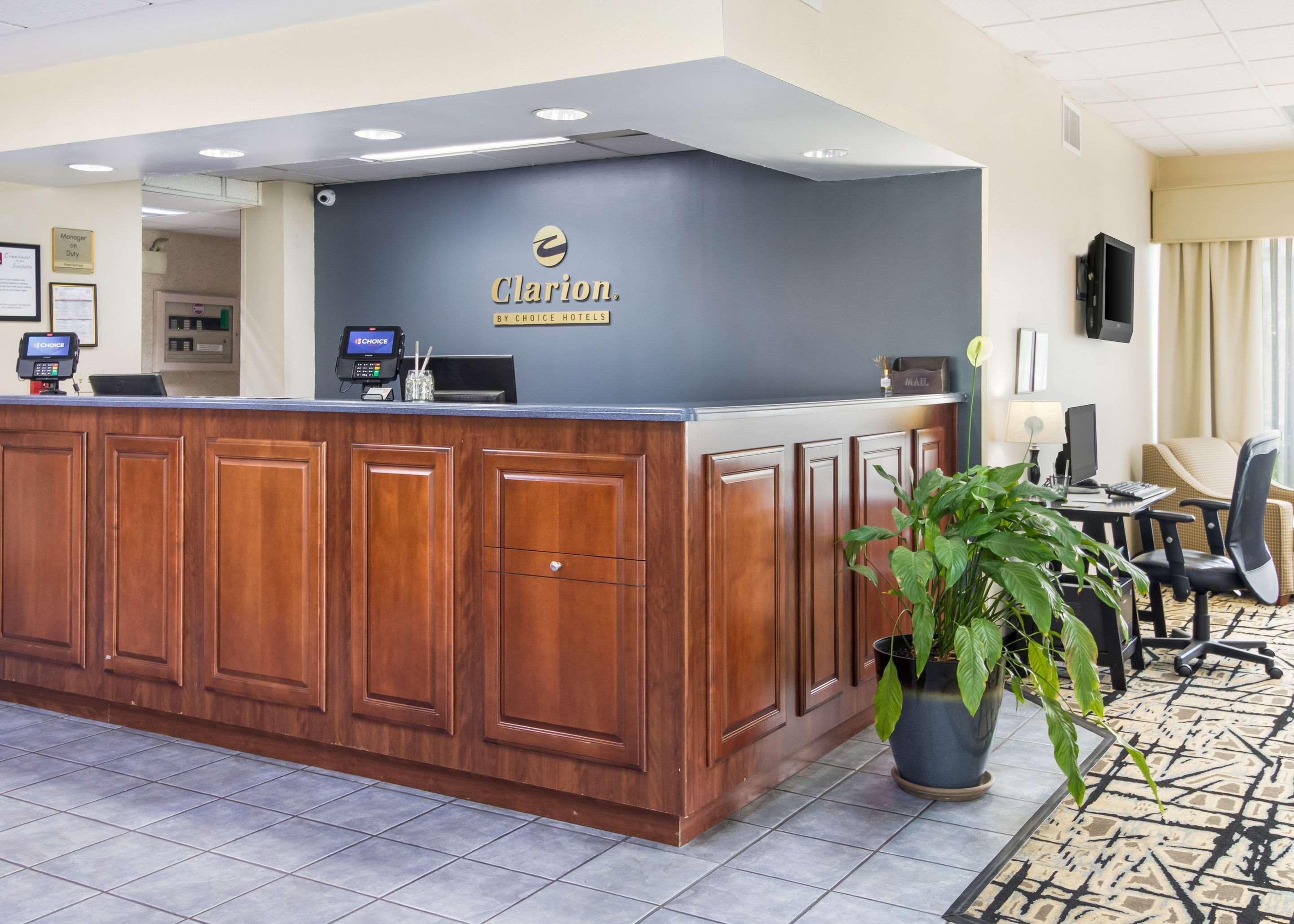 Clarion Inn Cleveland Near University Екстериор снимка