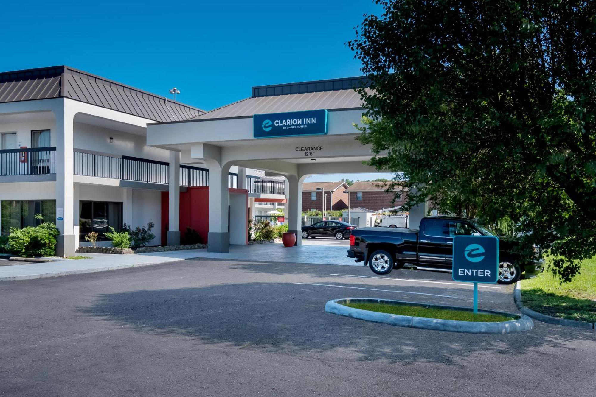 Clarion Inn Cleveland Near University Екстериор снимка