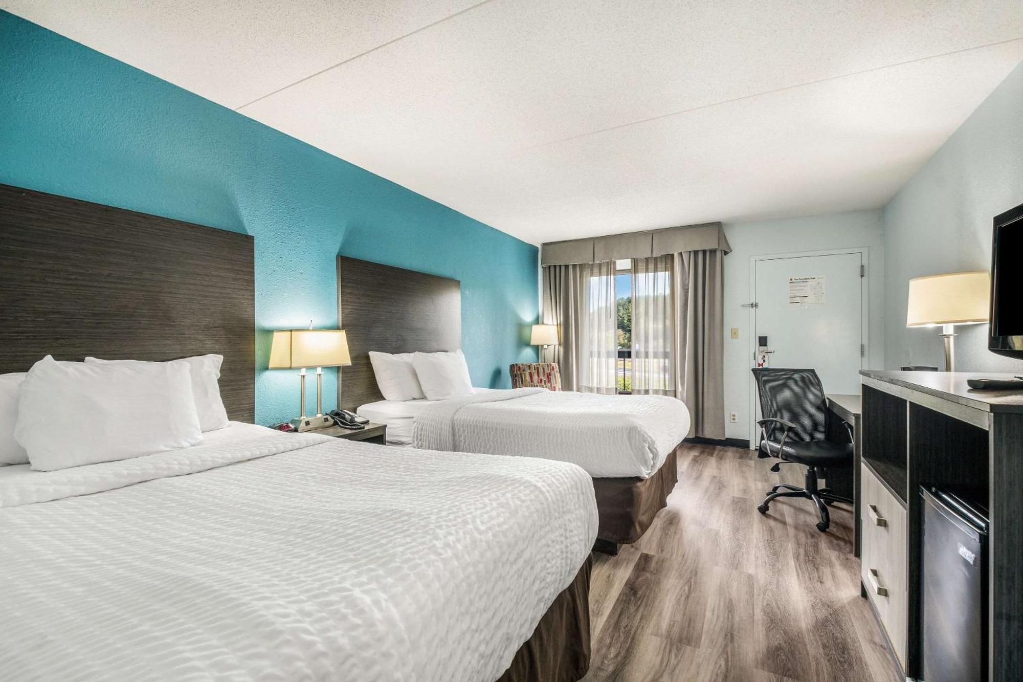 Clarion Inn Cleveland Near University Екстериор снимка