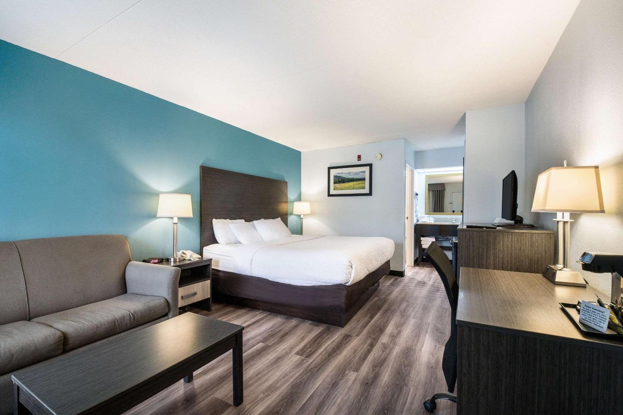 Clarion Inn Cleveland Near University Екстериор снимка